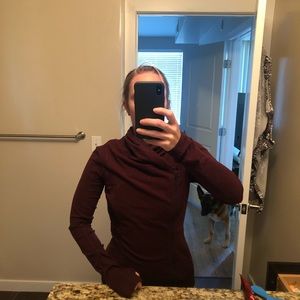 Lululemon burgundy/ maroon zip up jacket